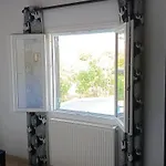 Beautiful Nearby House With Garden, Private Pool And Large Yard *