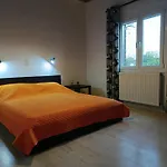 Сasa de vacaciones Beautiful Nearby House With Garden, Private Pool And Large Yard