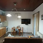 Beautiful Nearby House With Garden, Private Pool And Large Yard