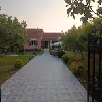 Beautiful Nearby House With Garden, Private Pool And Large Yard * Sidárion