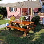 Сasa de vacaciones Beautiful Nearby House With Garden, Private Pool And Large Yard *