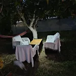 Сasa de vacaciones Beautiful Nearby House With Garden, Private Pool And Large Yard