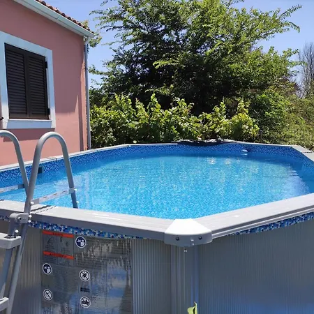 Beautiful Nearby House With Garden, Private Pool And Large Yard *