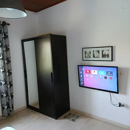 Beautiful Nearby House With Garden, Private Pool And Large Yard Casa vacanze