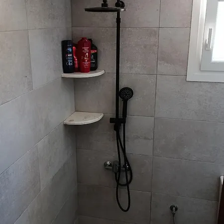 Beautiful Nearby House With Garden, Private Pool And Large Yard Sidárion