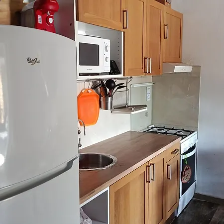 Beautiful Nearby House With Garden, Private Pool And Large Yard *