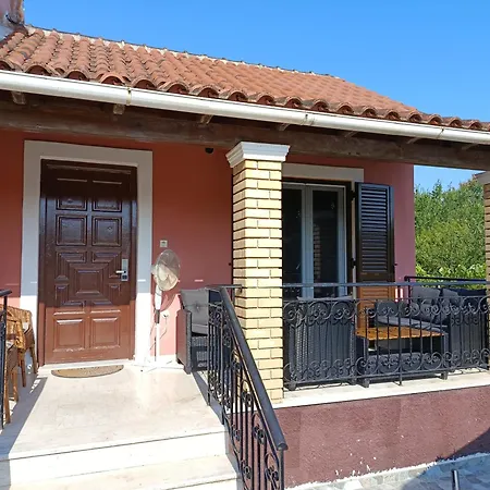Beautiful Nearby House With Garden, Private Pool And Large Yard