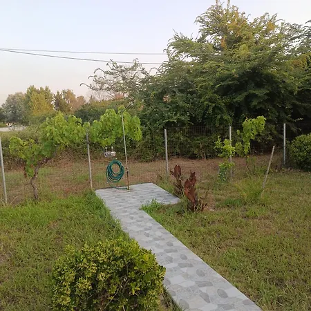 Beautiful Nearby House With Garden, Private Pool And Large Yard Casa vacanze Sidárion