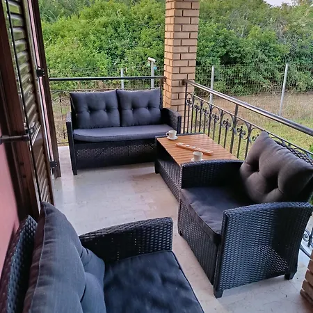 Casa vacanze Beautiful Nearby House With Garden, Private Pool And Large Yard Sidárion