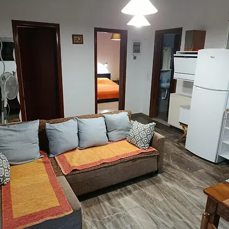 Beautiful Nearby House With Garden, Private Pool And Large Yard Sidárion