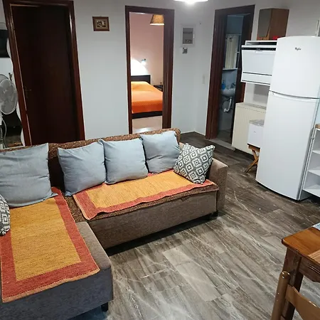 Beautiful Nearby House With Garden, Private Pool And Large Yard