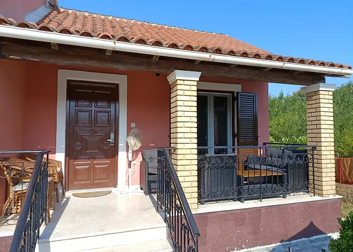 Beautiful Nearby House With Garden, Private Pool And Large Yard