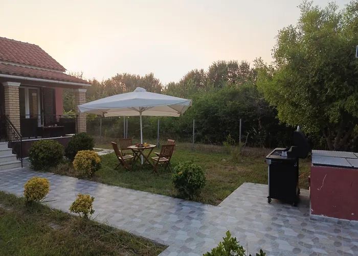 Beautiful Nearby House With Garden, Private Pool And Large Yard Сидарион