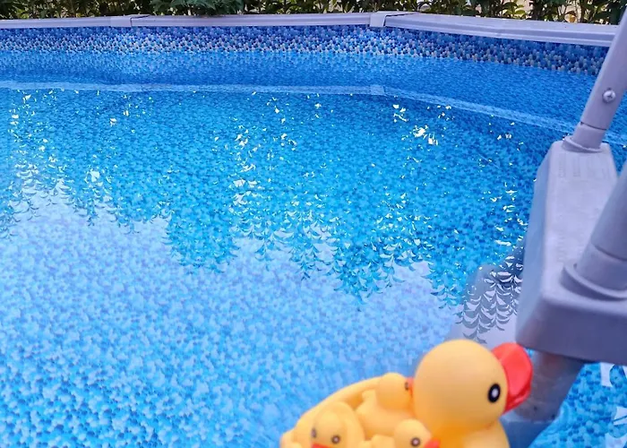 Дом отдыха Beautiful Nearby House With Garden, Private Pool And Large Yard Сидарион