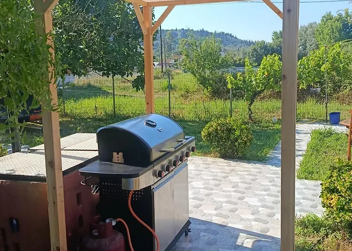 Beautiful Nearby House With Garden, Private Pool And Large Yard Сидарион