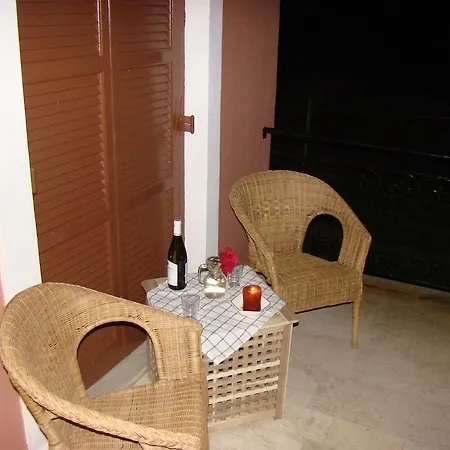 Beautiful Nearby Beach House With Garden, Private Pool And Large Yard *